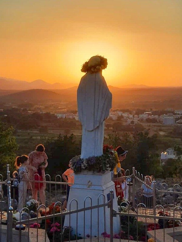 Maria Medjugorje - Menschen mit Liebe in ihrem Herzen - Kein Land gewählt